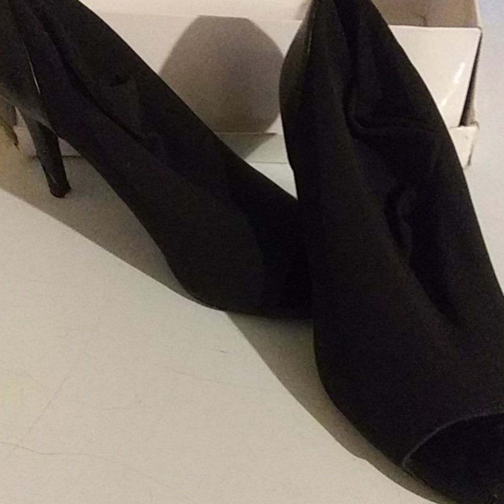 2 Inch Heels. NINE WEST